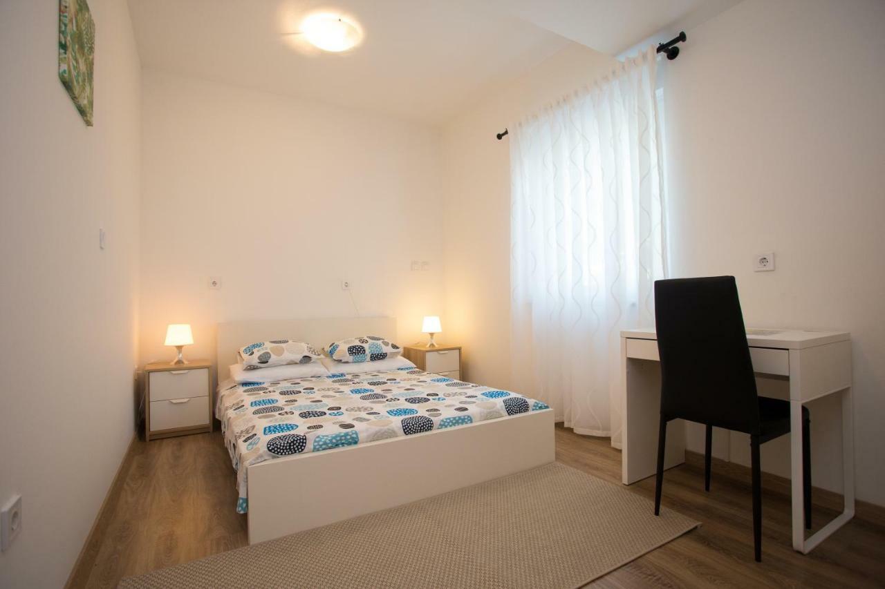 Apartman Girasol Pula Daire Dış mekan fotoğraf